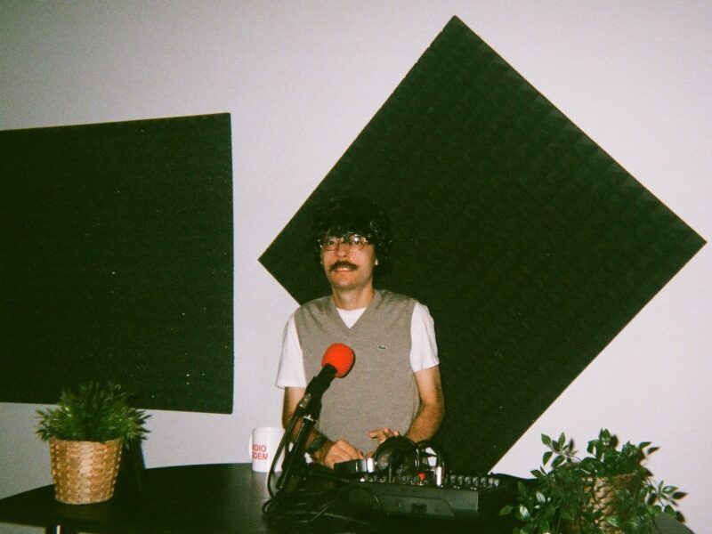 "Radio Modem: Un Mixtape