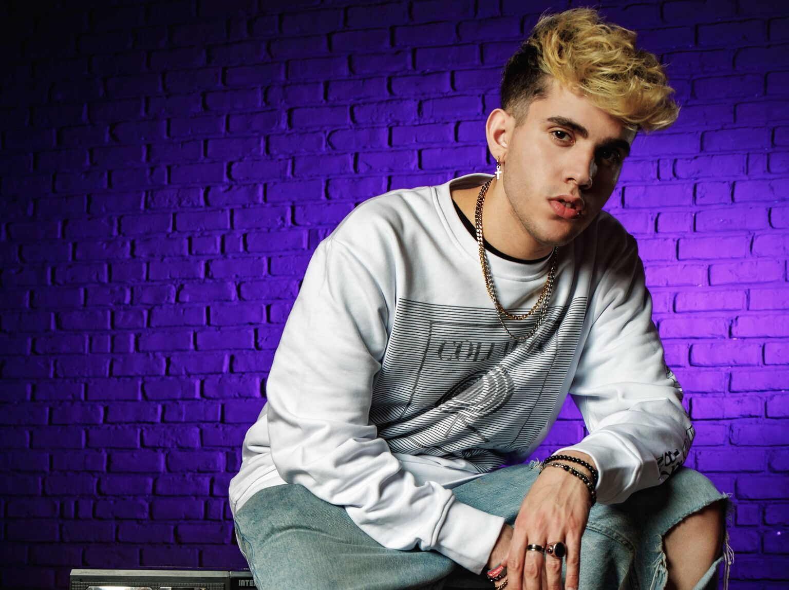 Honiro.it - AKA 7EVEN, esce oggi l'album d'esordio dell'artista!
